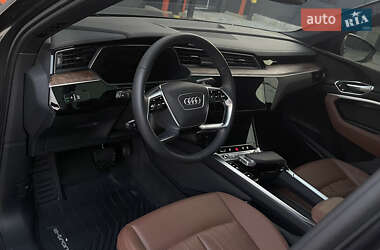 Внедорожник / Кроссовер Audi e-tron 2021 в 