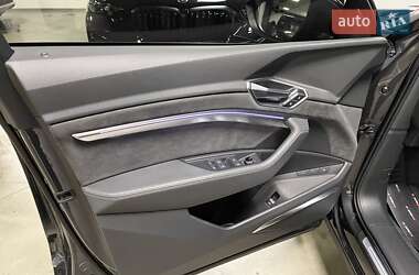 Внедорожник / Кроссовер Audi e-tron 2020 в 
