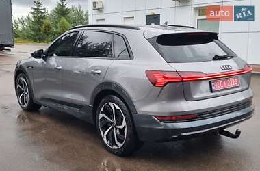 Внедорожник / Кроссовер Audi e-tron 2020 в 