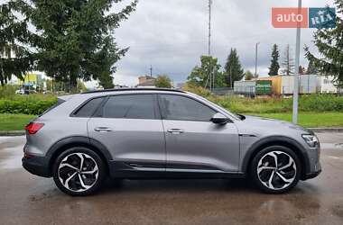 Внедорожник / Кроссовер Audi e-tron 2020 в 
