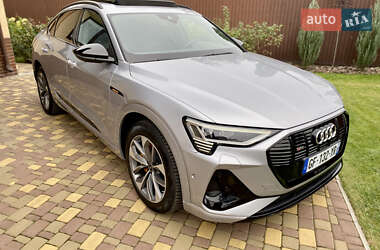 Внедорожник / Кроссовер Audi e-tron 2021 в 