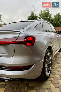 Внедорожник / Кроссовер Audi e-tron 2021 в 