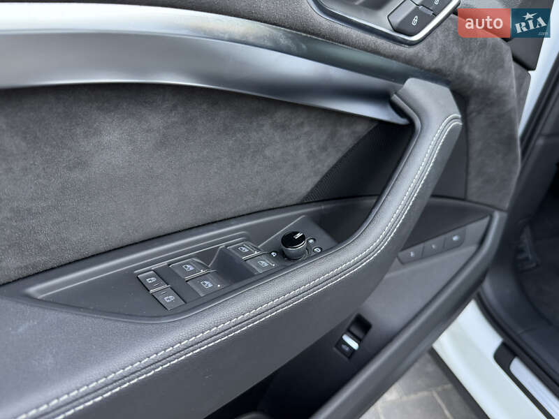 Позашляховик / Кросовер Audi e-tron 2020 в Ужгороді