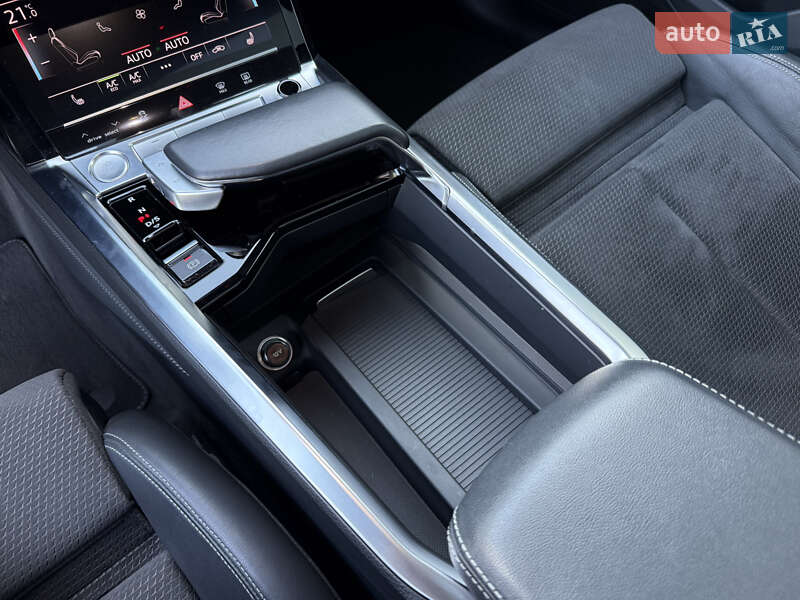 Позашляховик / Кросовер Audi e-tron 2020 в Ужгороді