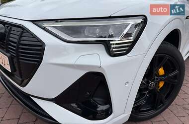 Позашляховик / Кросовер Audi e-tron 2021 в 