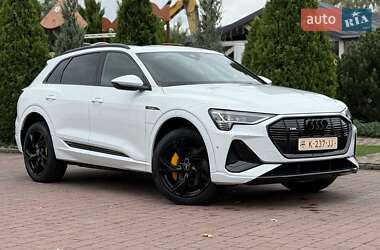 Позашляховик / Кросовер Audi e-tron 2021 в 