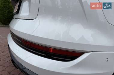Позашляховик / Кросовер Audi e-tron 2021 в 