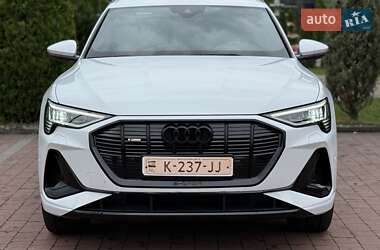 Позашляховик / Кросовер Audi e-tron 2021 в 