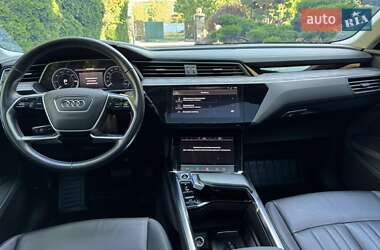 Внедорожник / Кроссовер Audi e-tron 2020 в 