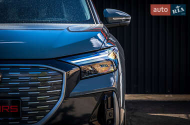 Позашляховик / Кросовер Audi e-tron 2023 в 