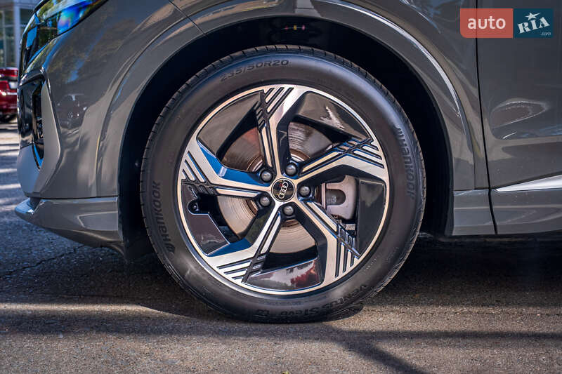 Позашляховик / Кросовер Audi e-tron 2023 в Києві