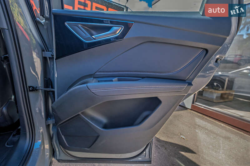 Позашляховик / Кросовер Audi e-tron 2023 в Києві
