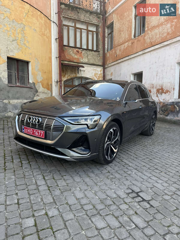 Позашляховик / Кросовер Audi e-tron 2021 в Тернополі