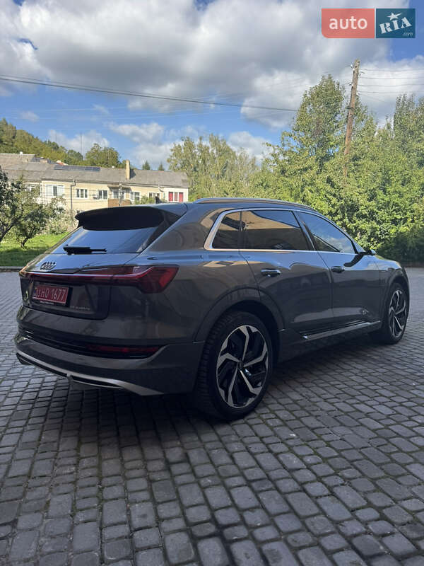 Позашляховик / Кросовер Audi e-tron 2021 в Тернополі