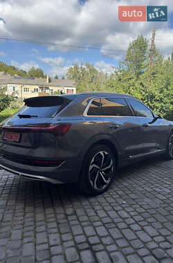 Внедорожник / Кроссовер Audi e-tron 2021 в 