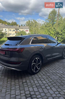 Внедорожник / Кроссовер Audi e-tron 2021 в 