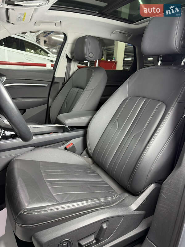 Внедорожник / Кроссовер Audi e-tron 2021 в Одессе