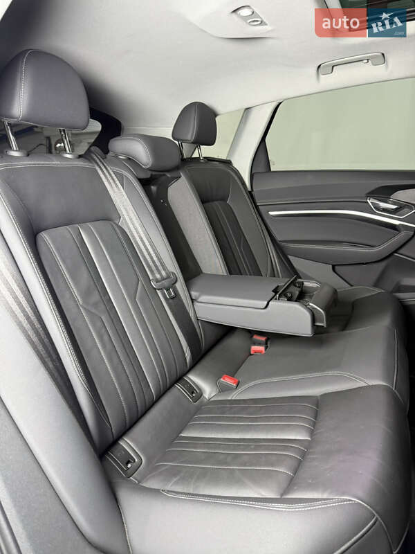 Внедорожник / Кроссовер Audi e-tron 2021 в Одессе