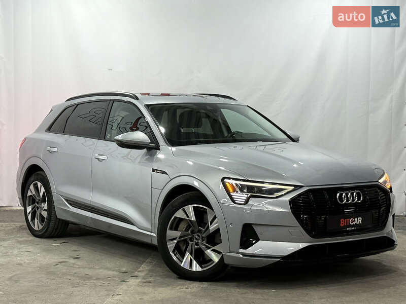 Внедорожник / Кроссовер Audi e-tron 2021 в 