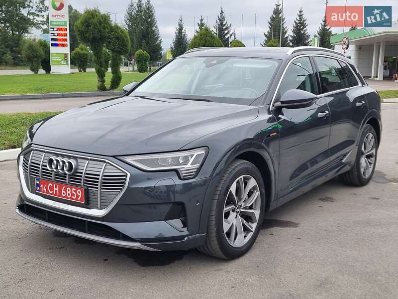 Позашляховик / Кросовер Audi e-tron 2020 в 
