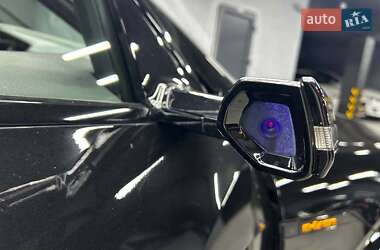 Позашляховик / Кросовер Audi e-tron 2022 в 