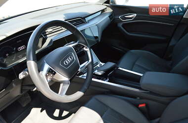 Позашляховик / Кросовер Audi e-tron 2020 в 