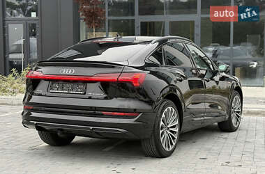 Позашляховик / Кросовер Audi e-tron 2021 в 