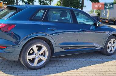 Позашляховик / Кросовер Audi e-tron 2020 в 