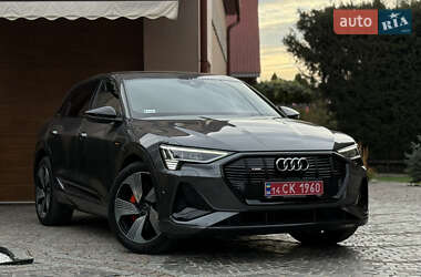 Внедорожник / Кроссовер Audi e-tron 2022 в 
