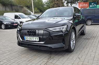 Внедорожник / Кроссовер Audi e-tron 2020 в 