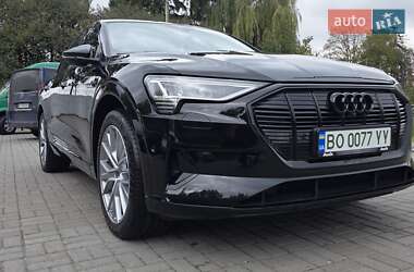 Внедорожник / Кроссовер Audi e-tron 2020 в 