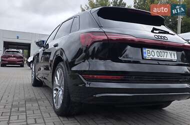 Внедорожник / Кроссовер Audi e-tron 2020 в 