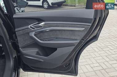 Внедорожник / Кроссовер Audi e-tron 2020 в 