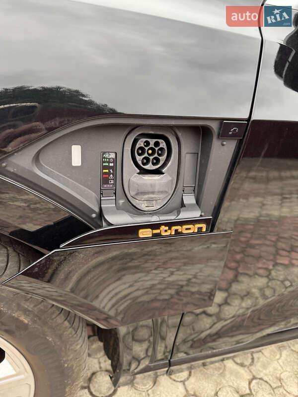 Позашляховик / Кросовер Audi e-tron 2019 в Володимирі