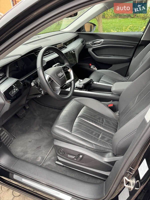 Позашляховик / Кросовер Audi e-tron 2019 в Володимирі