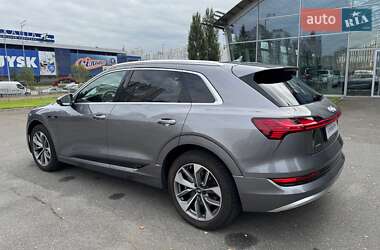 Позашляховик / Кросовер Audi e-tron 2020 в 