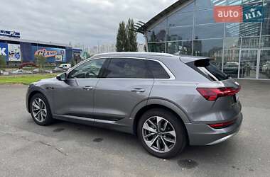 Позашляховик / Кросовер Audi e-tron 2020 в 