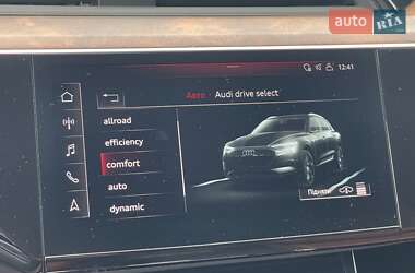 Позашляховик / Кросовер Audi e-tron 2020 в 