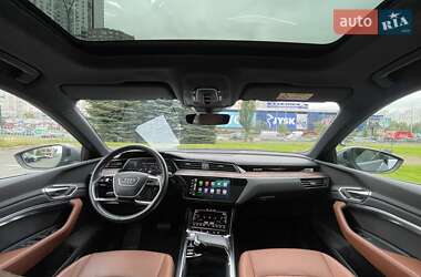Позашляховик / Кросовер Audi e-tron 2020 в 