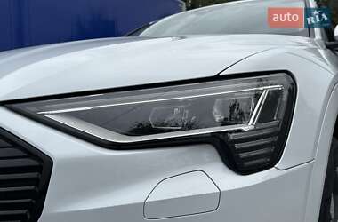 Внедорожник / Кроссовер Audi e-tron 2020 в 