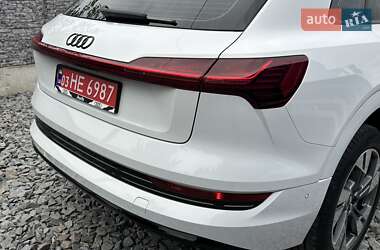 Внедорожник / Кроссовер Audi e-tron 2020 в 