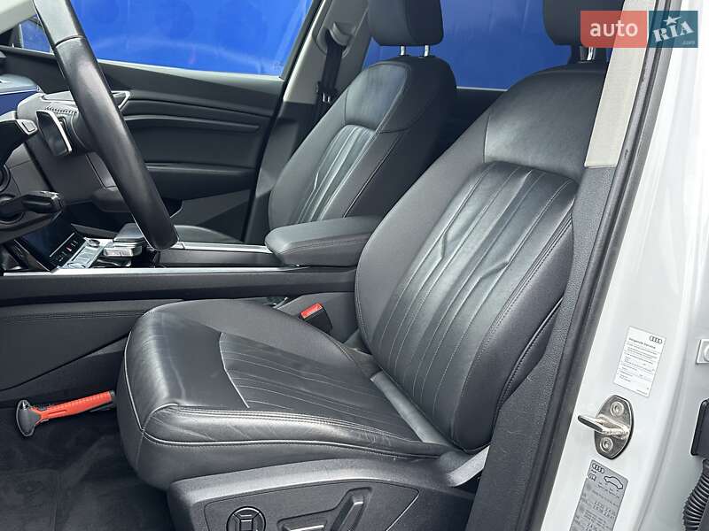 Позашляховик / Кросовер Audi e-tron 2020 в Рівному