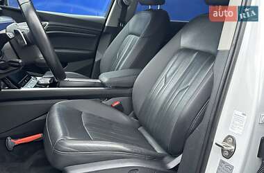 Внедорожник / Кроссовер Audi e-tron 2020 в 