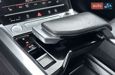 Внедорожник / Кроссовер Audi e-tron 2020 в 