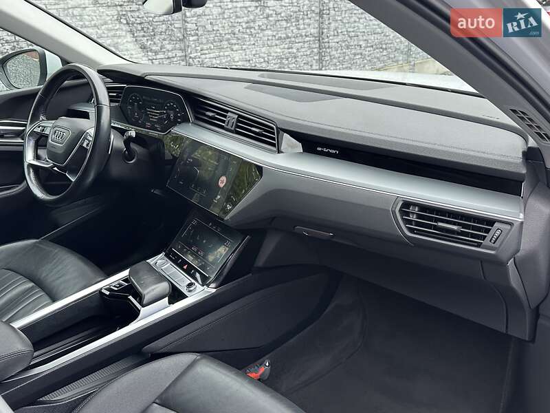Позашляховик / Кросовер Audi e-tron 2020 в Рівному