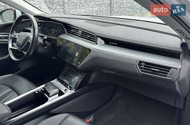 Внедорожник / Кроссовер Audi e-tron 2020 в 