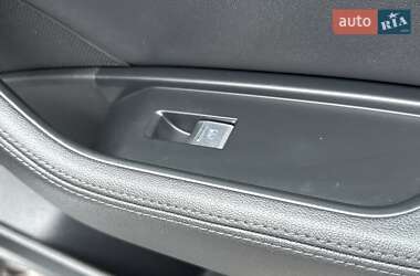 Внедорожник / Кроссовер Audi e-tron 2020 в 