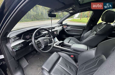 Внедорожник / Кроссовер Audi e-tron 2019 в 
