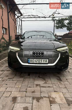 Внедорожник / Кроссовер Audi e-tron 2021 в 