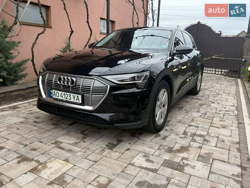 Внедорожник / Кроссовер Audi e-tron 2021 в Иршаве